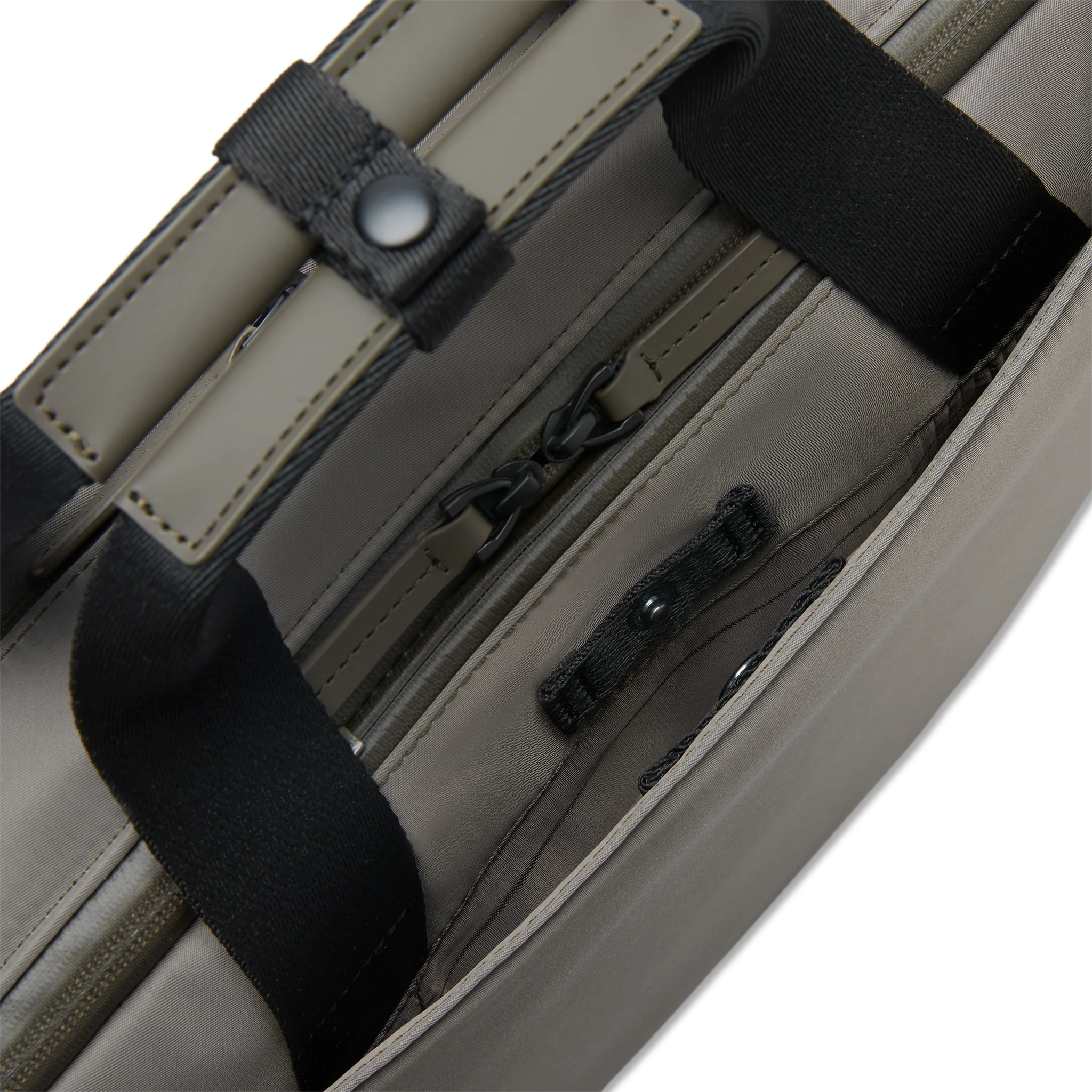 Gion Briefcase / Dark Olive / Recycled Nylon - Image 13